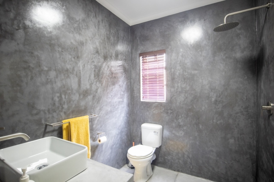 5 Bedroom Property for Sale in Safari Gardens North West